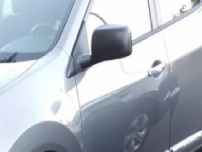 Asta da scuză! N-a ajuns la serviciu pentru că sub mașina lui se afla... 1 article_434346_1.jpg