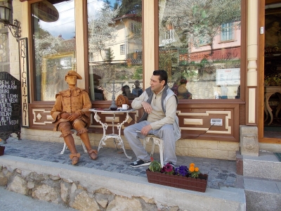 Crezi că soția ți-ar fi în siguranță cu el? 1 article_434488_1.jpg