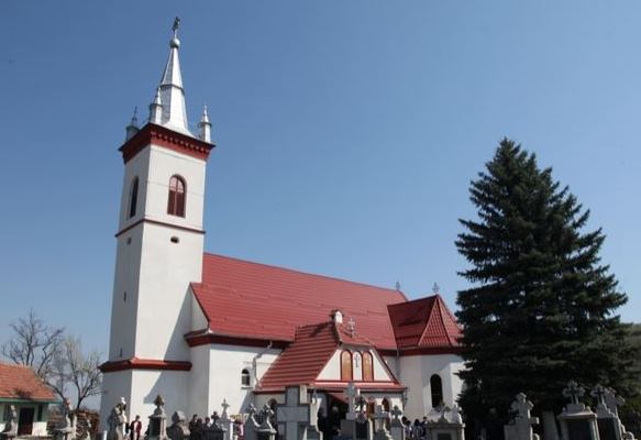 BRAȘOV. Târnosire la 205 ani de la sfinţirea Bisericii din Tărlungeni 1 article_434595_1.jpg