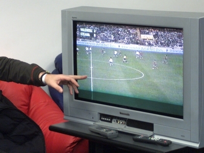 Încă un canal TV de sport, de la 1 octombrie! 1 televizor-fotbal_2.jpg