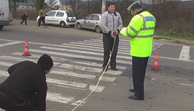 Lovit pe „zebră”, pe DN 13A 1 accidentzebra.jpg