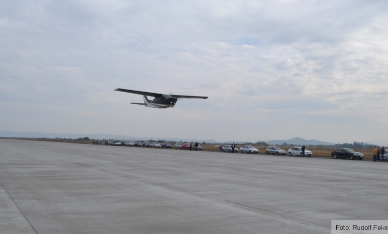 Încă un aviz favorabil pentru terenul Aeroportului BRAŞOV 1 aeroport3oct009.jpg