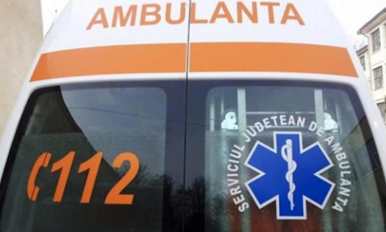O tânără de 19 ani a chemat ambulanţa ca s-o ducă la iubitul ei 1 ambulana.jpg