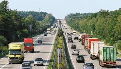 ATENȚIONARE. Se anunță un protest al Asociației Sindicale a șoferilor la frontiera dintre Bulgaria și Grecia 1 camion-autostrada.jpg