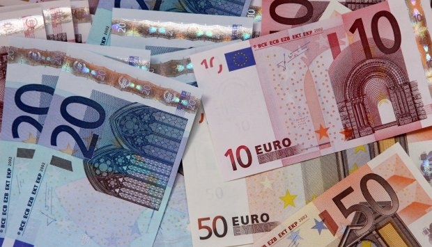 Oficial. Rezervele valutare ale României au scăzut cu 3,41%, în luna aprilie 2018 1 euro18.jpg