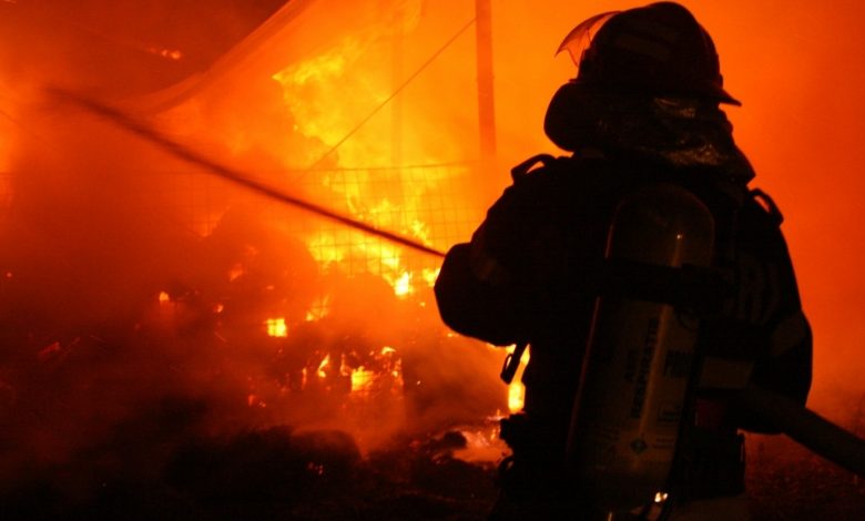 Un copilaş de 5 ani, MORT într-un incendiu 1 incendiu-noaptea-2.jpg