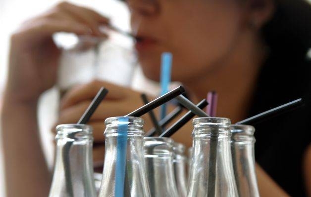 Protecţia Consumatorilor a găsit 41.000 de litri de sucuri improprii consumului uman 1 sucuri2.jpg