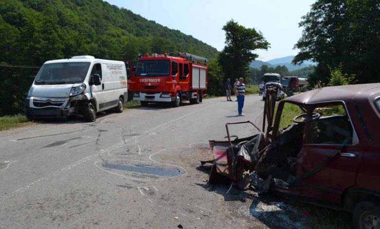 Coliziune între o autoutilitară cu numere de Braşov şi o Dacie! 1 accident-covasna-2.jpg
