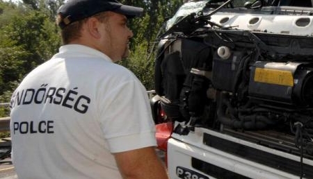 S-a RĂSTURNAT un autocar 1 accidentungaria.jpg