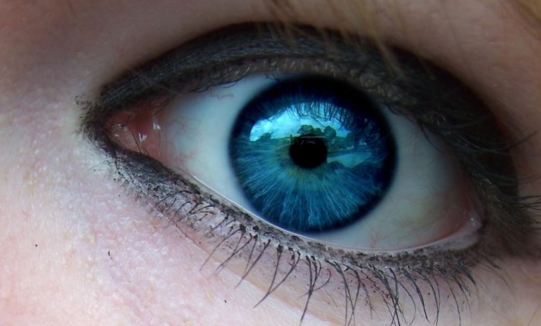 STUDIU. Oamenii cu ochii albaştri au risc crescut de a deveni dependenți de alcool 1 blue-eyes.jpg