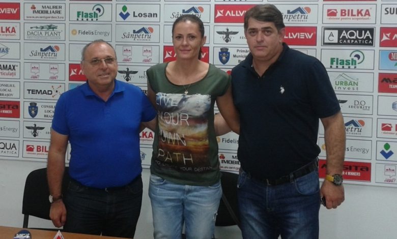 CORONA BRAȘOV. Probleme la transferul jucătoarei Carmen Cartaș 1 carmencartas_2.jpg
