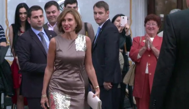 APEL la Carmen Iohannis! I se cere ajutorul! 1 carmeniohannis1.jpg