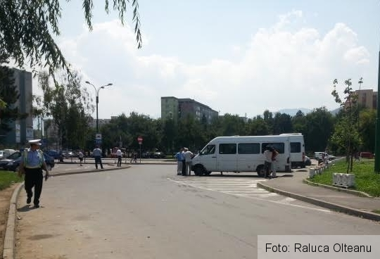 BRAŞOV. Microbuzele de transport persoane şi taxiurile din zona Gării, din nou în atenţia Protecţiei Consumatorilor 1 controlmaxitaxi.jpg