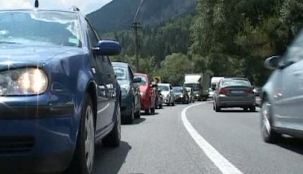 Continuă coşmarul şoferilor pe DN 1 1 dn1predeal_2.jpg