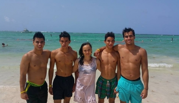 DIN PLAYBOY... Gimnastă româncă de succes, împlinită la 42 de ani!!! Poze „hot”... 1 dobre.jpg