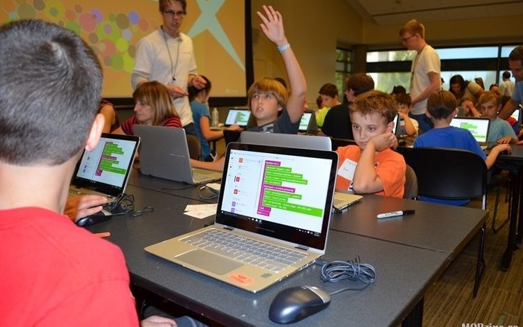 Imagine Coding Camp: când copiii încep să înveţe programare bat un record mondial 1 mobzinedsc-1551.jpg