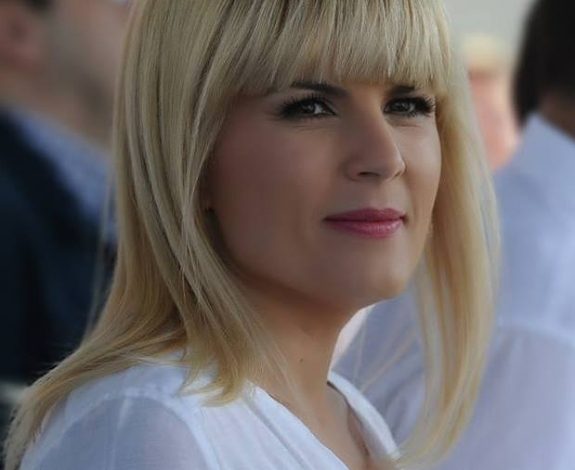 ARE PRETENDENȚI! Cine i-a făcut „marcaj” Elenei Udrea pe litoral?!... 1 udrea.jpg