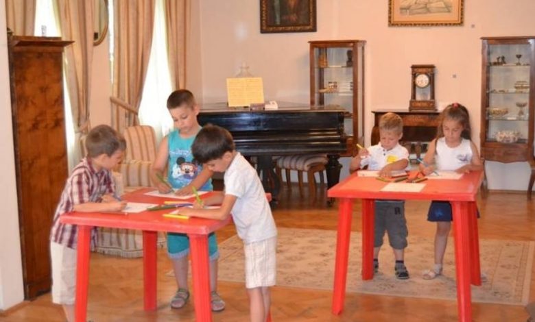BRAŞOV. „Vacanţa artelor la muzeu” continuă 1 vacantalamuzeucasamuresenilor.jpg