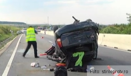 Update. Microbuzul unor pelerini care se îndreptau spre BRAŞOV, implicat în accidentul de pe DN 1 (FOTO) 1 accident sibiu_190804.jpg