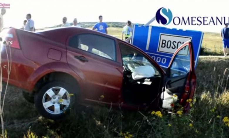 Și-a făcut mașina praf, la Răscruci! (FOTO) 1 accidentrascruci.jpg