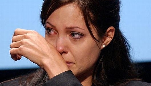 Angelina Jolie este pe moarte! Cine spune? 1 angelinajolie.jpg
