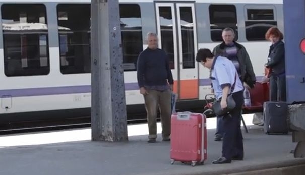 BRAŞOV. Ne vizitează oraşul un personaj de seamă al Poliţiei Române 1 geamantanulvorbaret.jpg