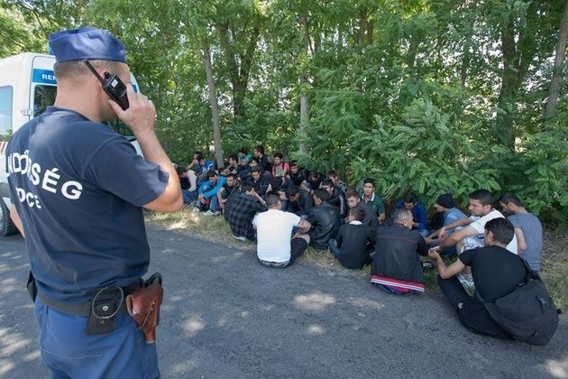 Violenţe într-un centru pentru imigranţi din Ungaria! 1 imigrantiungaria.jpg