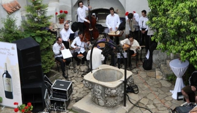 BRAȘOV. „Jazz at Bran Castle” are loc și la Râșnov 1 jazzbran.jpg