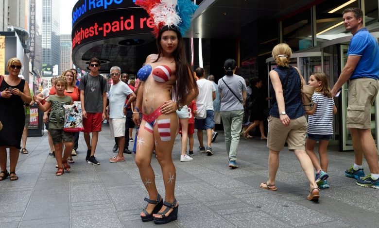 „Război” împotriva sânilor goi!!! Agresivitate... 1 newyork_2.jpg