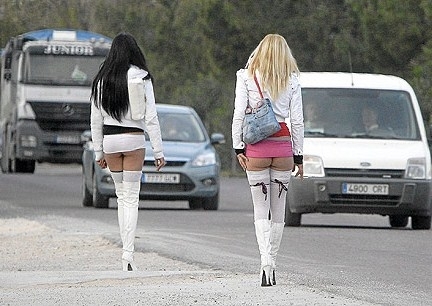 Români ARESTAŢI pentru PROXENETISM, la Bruxelles! 1 prostituate.jpg