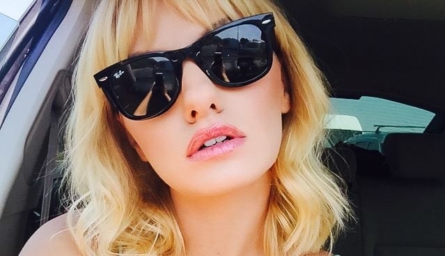 FĂRĂ INHIBIȚII. Alexandra Stan își arată formele!!! 1 stan1_3.jpg