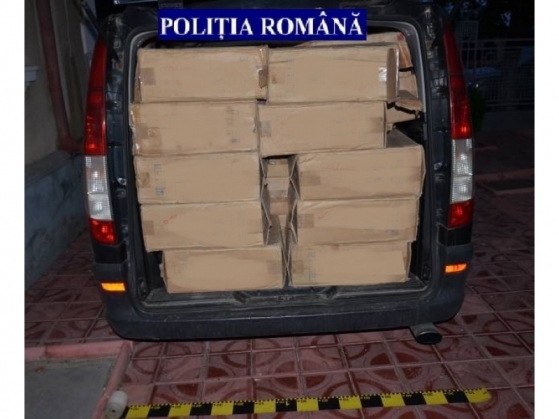 Peste un milion de ţigări au fost ridicate de Poliţie, într-un dosar de contrabandă 1 tigari politie 2015 2_191127.jpg