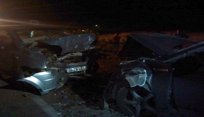 Un MORT şi trei maşini distruse în urma unui accident rutier 1 accident-sanandrei.jpg