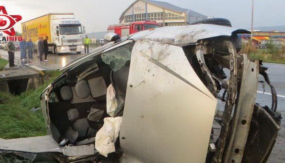 A făcut un accident grav cu maşina de abia recuperată din mâinile unui hoţ 1 accidentdn1c_2.jpg