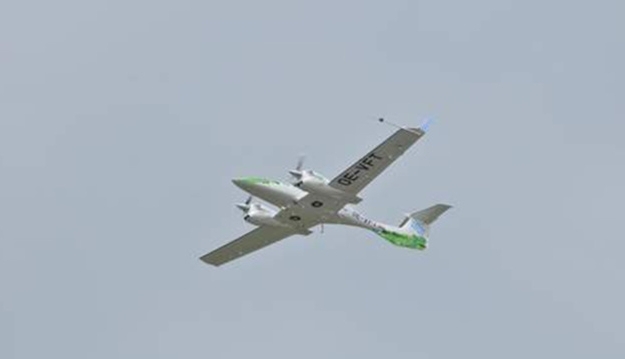 Avion prăbuşit! Pasagerii sunt daţi dispăruţi! 1 avionmic.jpg