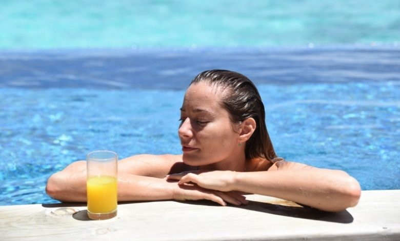 TOPLESS! Laura Cosoi, SENZAȚIE în Maldive!!! 1 cosoi1_3.jpg