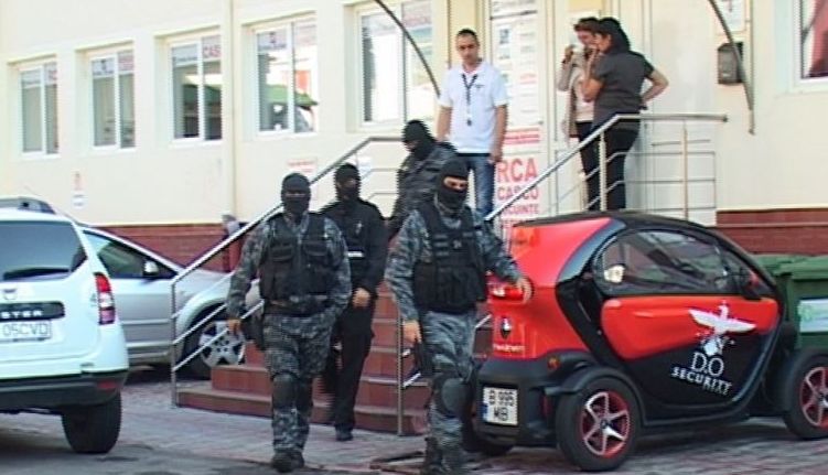 BRAŞOV. Firma de pază D.O. Security este percheziţionată într-un dosar de evaziune fiscală de 2,65 milioane de lei! 1 d-o-security2.jpg