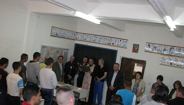 BRAȘOV. 57 de elevi învață după gratii 1 detinutiscoala.jpg