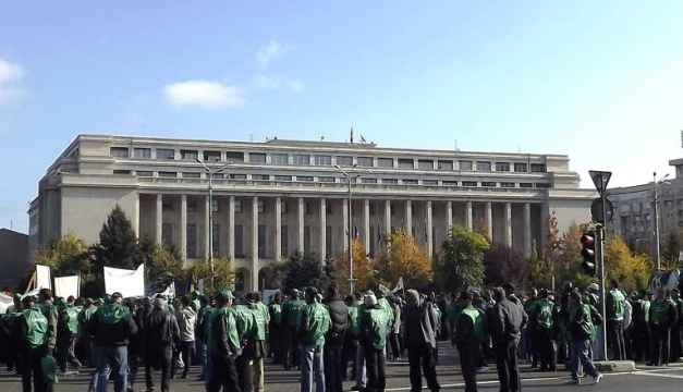 Funcţionarii nu s-au înţeles cu Guvernul pe legea salarizării 1 grevamitingguvern.jpg