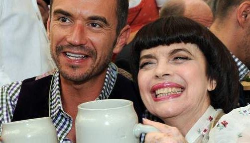 Mireille Mathieu, ce PREMIERĂ!!! 1 mathieu.jpg