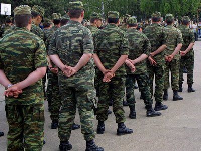 BRAŞOV. Rezerviştii, chemaţi în unităţi 1 militari-romani.jpg