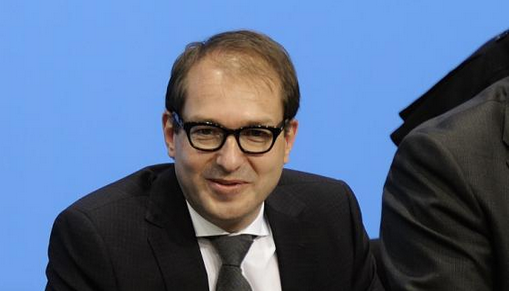 Ministrul german al Transporturilor: „UE nu știe să gestioneze afluxul de imigranți de la granițele externe. Munchen a atins limitele extreme în ceea ce privește capacitatea de găzduire a refugiaților” 1 ministrultrnasporturilorgermania.png