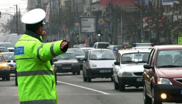 politisti-in-trafic-1-copy-29856000.jpg