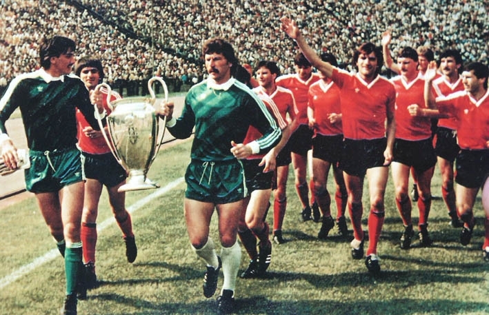 CE REPROFILARE! De la CCE ’86, la agricultură!!! 1 steaua86.jpg