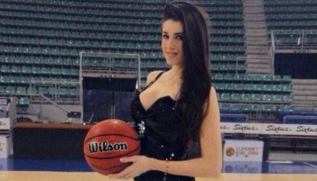 Vedetă în PLAYBOY!!! Cea mai SEXY baschetbalistă!!! Galerie foto „HOT”... 1 vignali.jpg