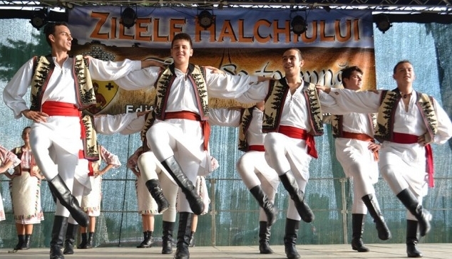 BRAŞOV. Hălchienii vă invită să petreceţi cu ei la Târgul de toamnă 1 zilele-halchiului-2014.jpg