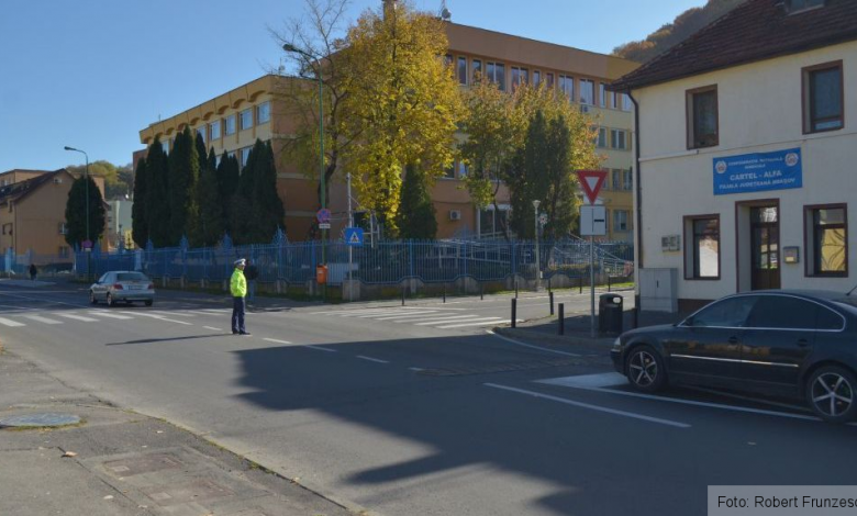 BRAŞOV. Dispar din limitatoarele de viteză, dar apar semafoare la unele treceri de pietoni! Ce alte hotărâri a luat Comisia de Circulaţie 1 DSC_7473_197065.JPG