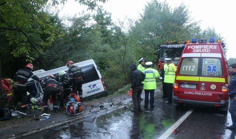 ACCIDENT CUMPLIT! Trei persoane au decedat, iar alte 14 au fost rănite 1 accidentmortalbaicules.jpg