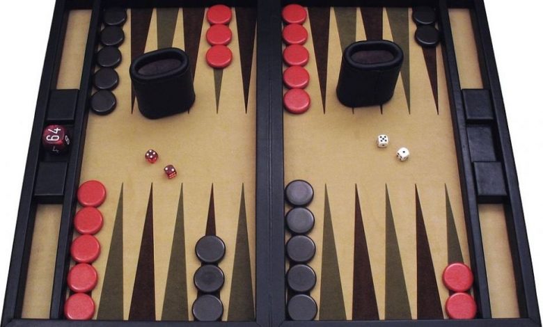 BRAȘOV. Competiție pentru pasionații de table și backgammon 1 backgammon.jpg