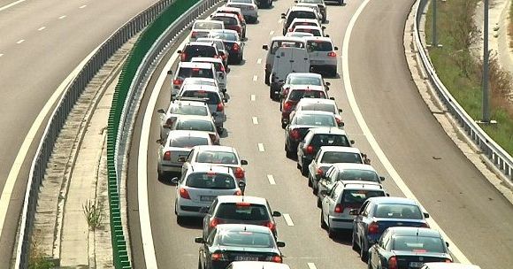 Președintele ACAROM: Programul „prima mașină” s-a născut mort 1 cozi-masini.jpg